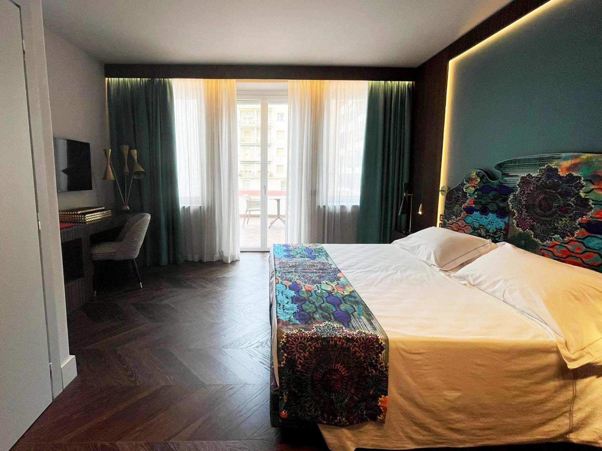 Grand Hotel Mediterranee อาลัสซิโอ ภายนอก รูปภาพ
